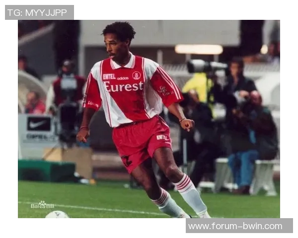 海布里之王天下足球的传奇旅程与辉煌成就解析